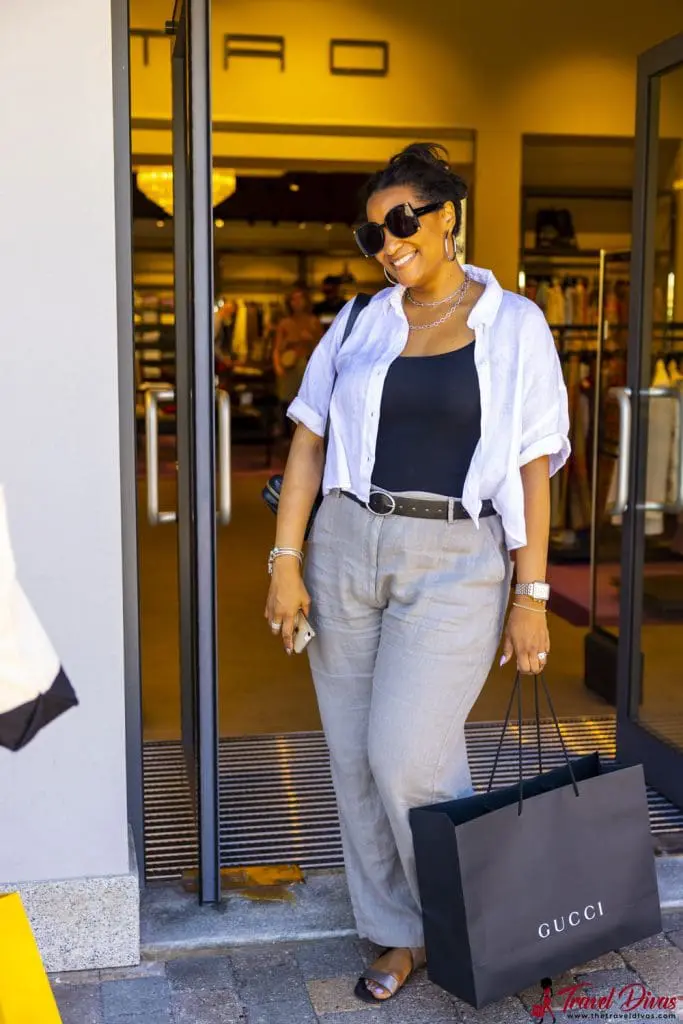 Travel Divas shopping in Italy