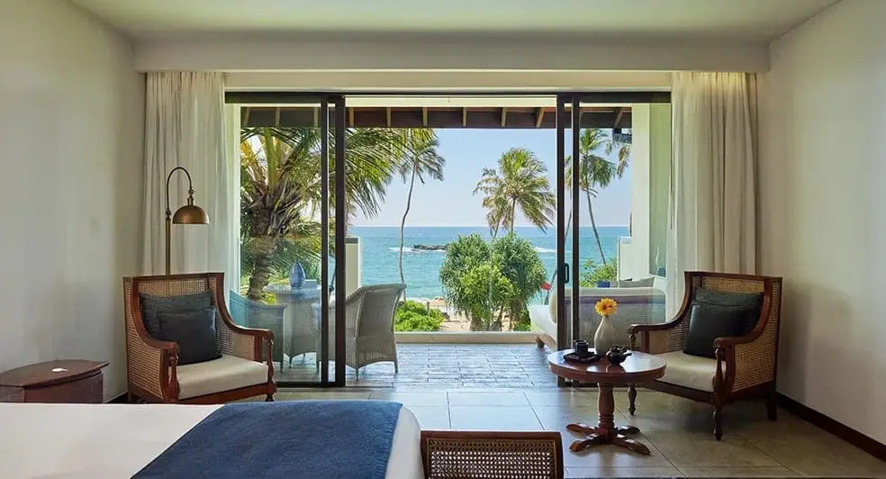 imgi_21_anantara_peace_haven_tangalle_resort_room_984x532