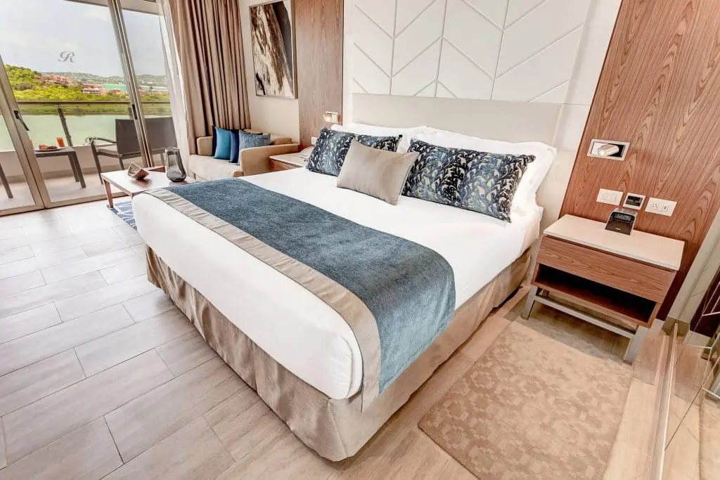 imgi_59_anuro-luxury-suite-2476-hor-clsc