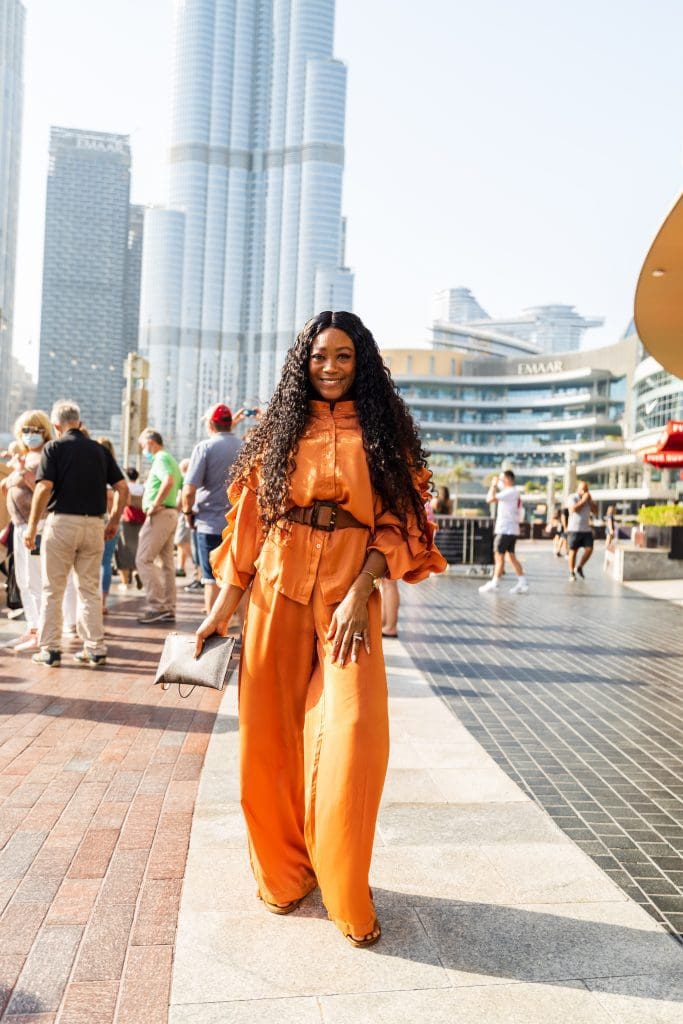 girl in front of Burj Khalifa