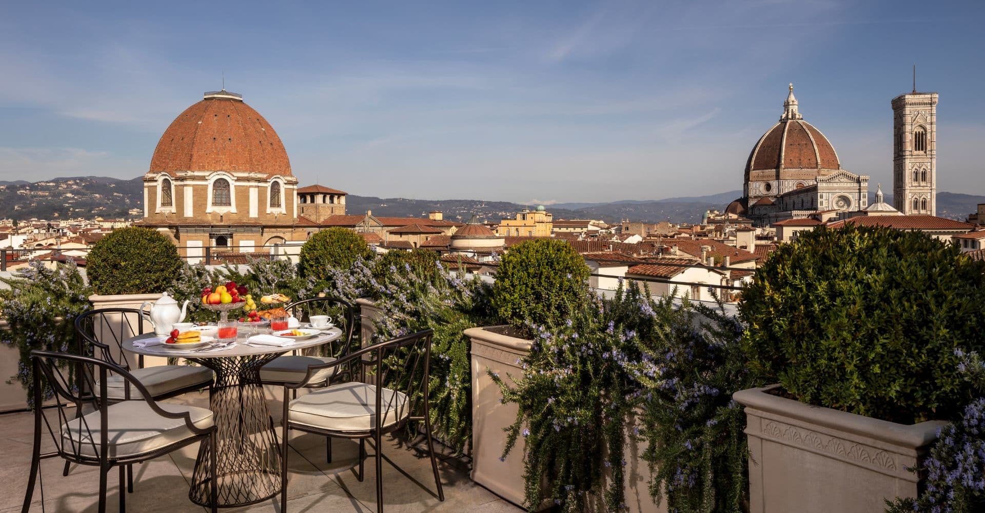 imgi_29_tivoli_palazzo_gaddi_guest_room_presidential_suite_inroom_dining_breakfast_terrace_1920x1000