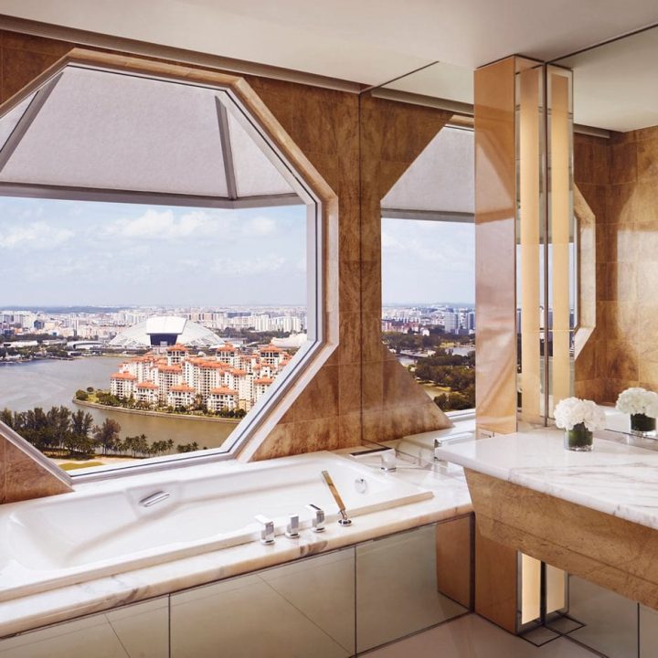 Deluxe guestroom - bathroom1