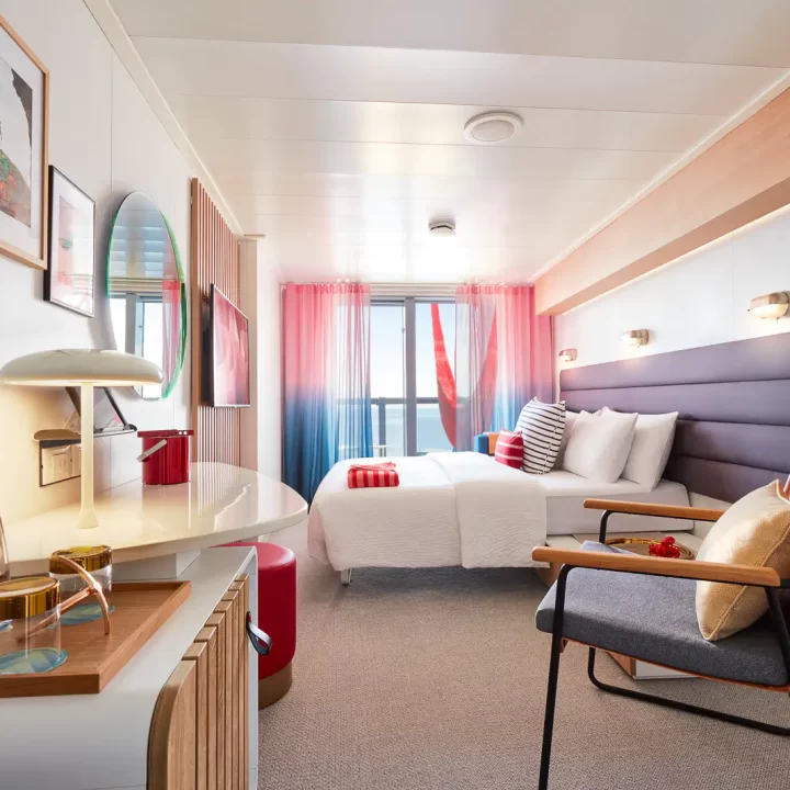 IMG-SCL-2021-CAB-sea-terrace-xl-interior-bed-configuration-day-UNCROPPED