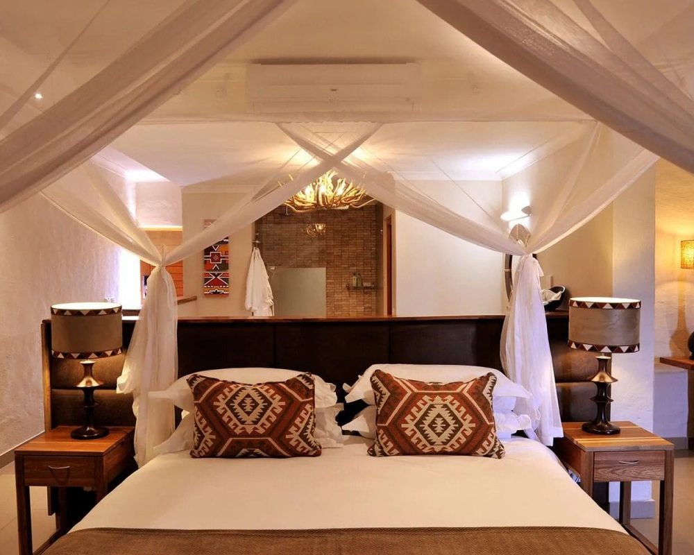 Victoria-Falls-Safari-Club-Room