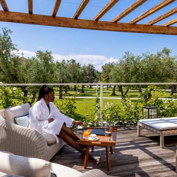 jw-vcejw-uliveto-terrace-pati18937-03044_Classic-Hor