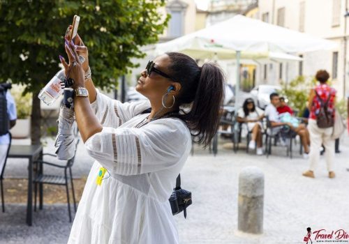 travel-divas-cellphone-photo